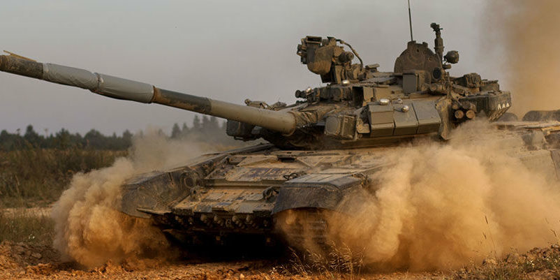 immagine di un carro armato in azione rappresentativo dell' header della pagina batteria mezzi militari